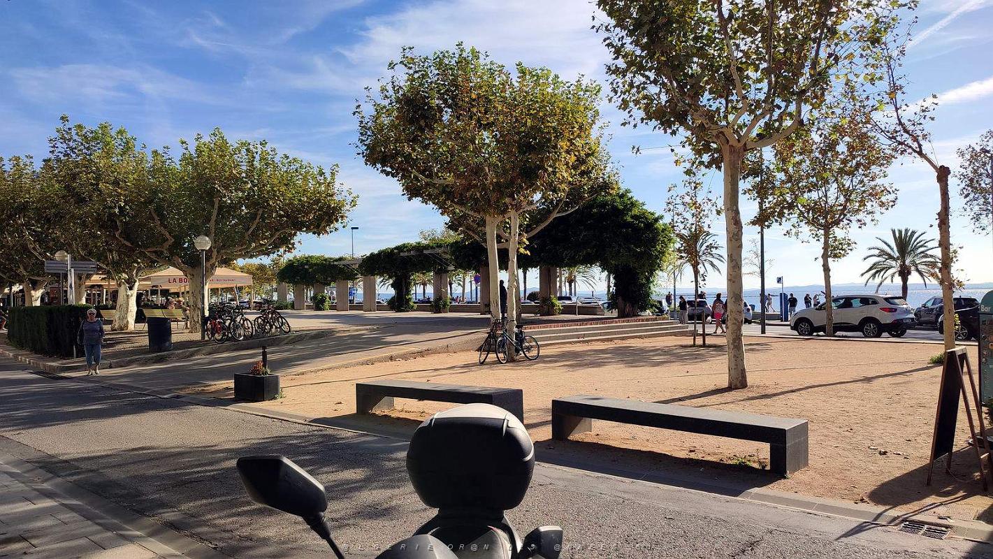 81 - Rosas - Paseo Maritime et Plage Nova.jpg